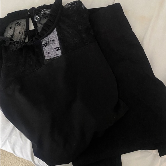 NWT Floral Mesh Yoke Top - Picture 2 of 6